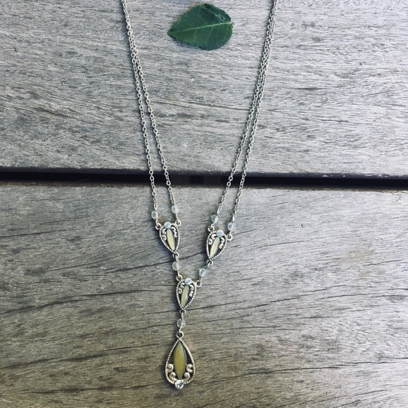 Vintage looking neaklace! 💋 - Picture 1 of 4